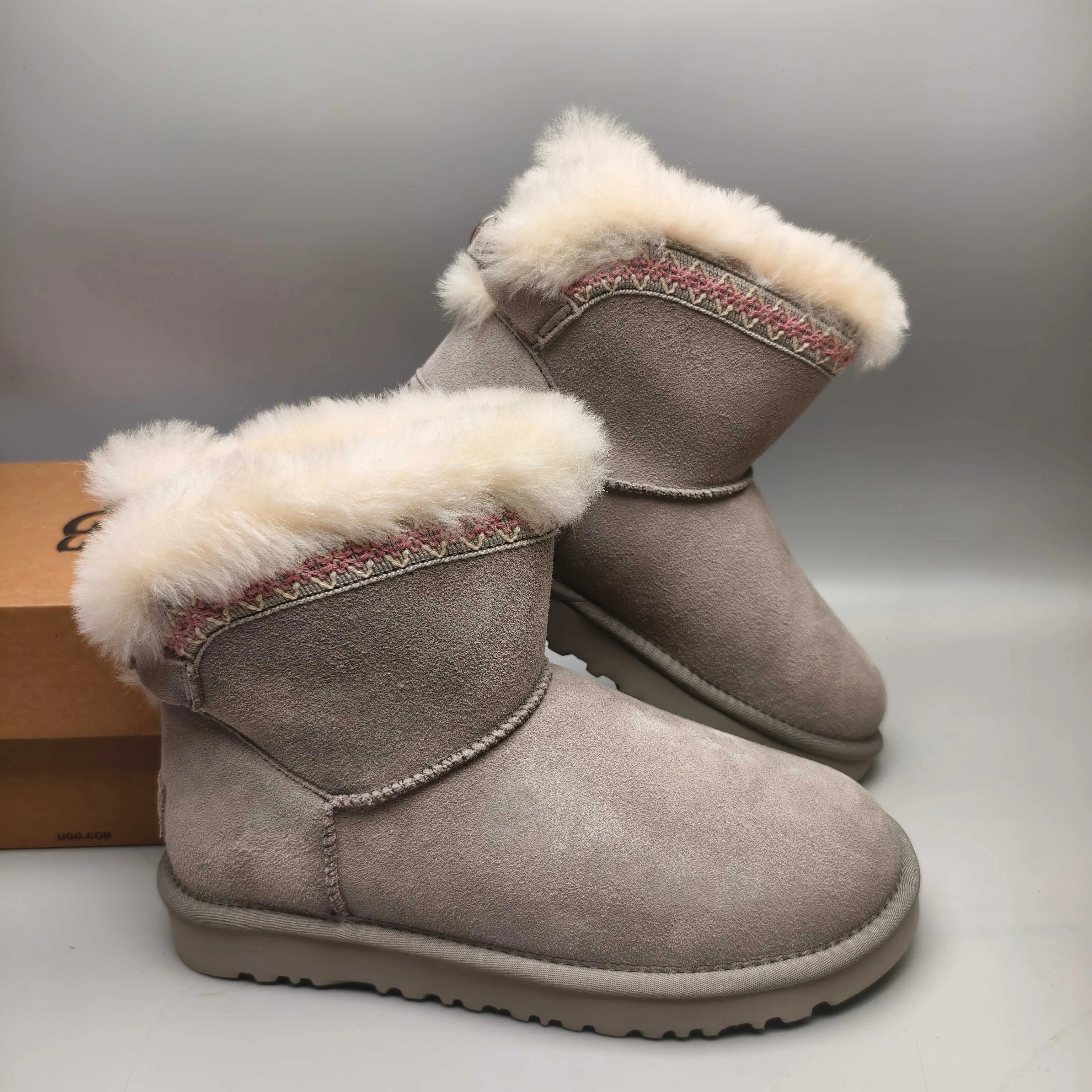 💰520 UGG sheepskin all-in-one snow boots 4517 ethnic style back buckle style color: maroon gray matching size: 35-40